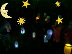 Jede Kindergartengruppe ist unterm Sternenhimmel mit Laternen gelaufen